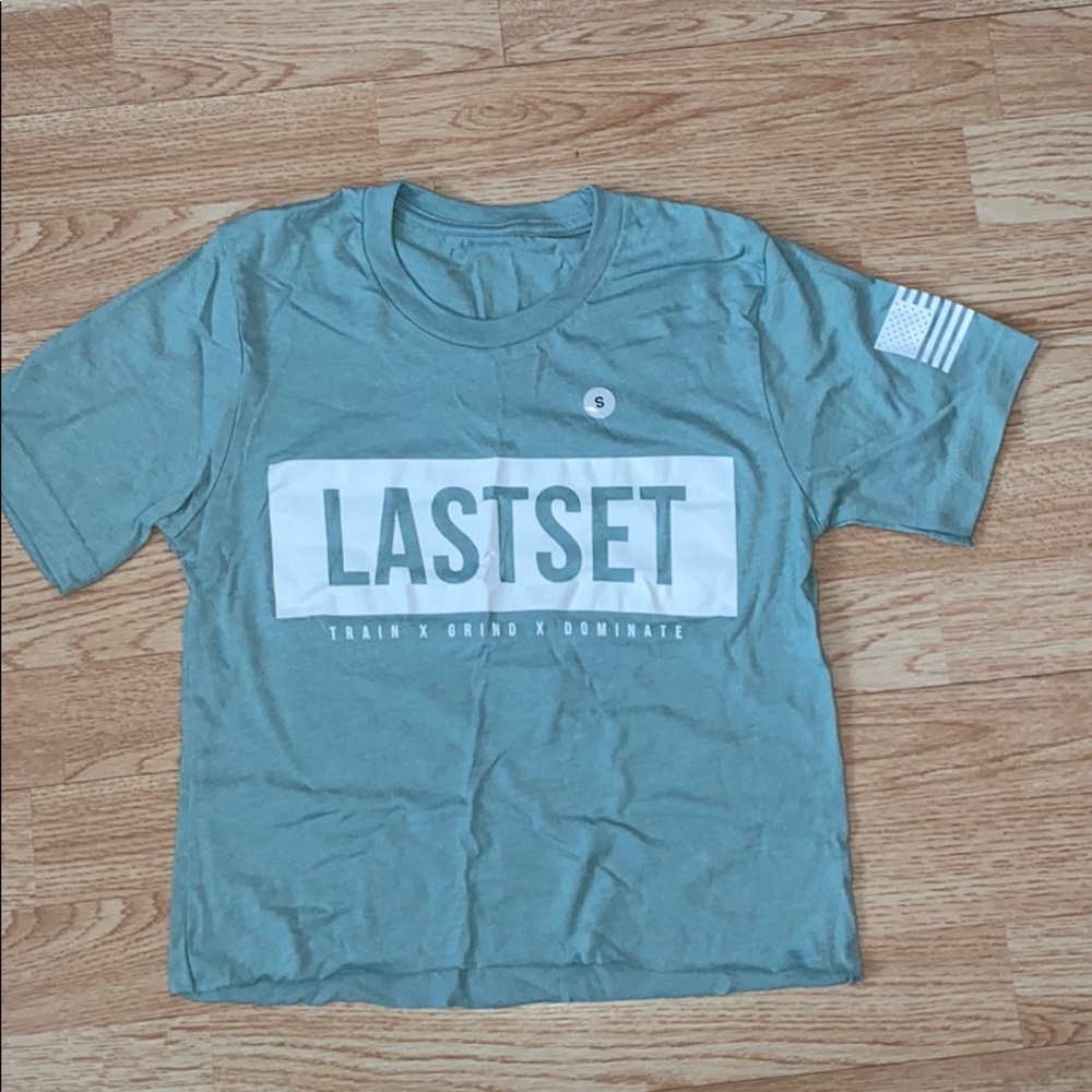 Lastset crop tshirt